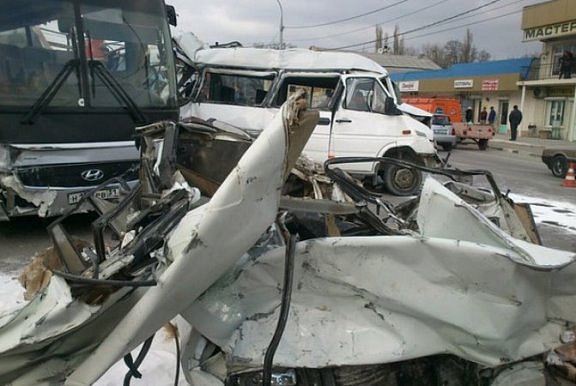 В Новороссийске столкнулись 15 авто