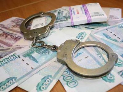 Уборщица крупного банка с помощью веника вынесла миллион рублей