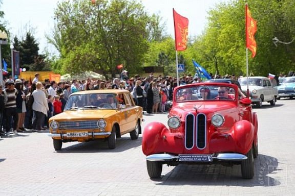 В Краснодаре участники автопробега «Поклонимся великим тем годам» возложат венки у Вечного огня