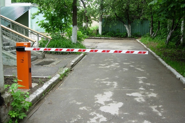 Краснодар избавят от незаконных шлагбаумов
