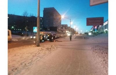 Водители хладнокровно объезжали сбитую на дороге женщину