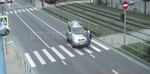 В Сети появилось видео как автоледи на джипе сбила краснодарских школьников