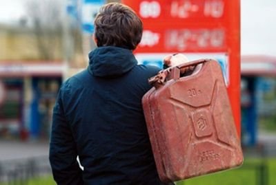 На фоне дешевой нефти бензин в России снова подорожает