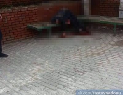 Неизвестные убили парня, пырнув ножом в шею на остановке