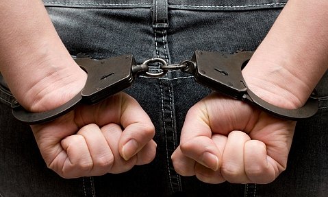 В Сочи пьяный мужчина отпустил девочку-заложницу